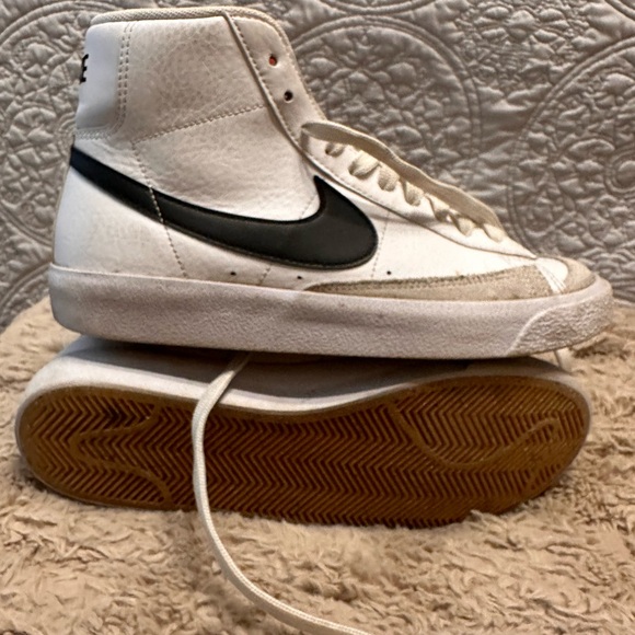 Nike Blazer Mid youth size 6.5 shoes - Picture 9 of 14